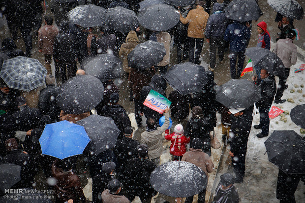 Hamadan marks anniversary of Islamic Revolution