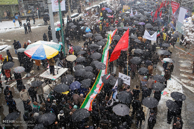 Hamadan marks anniversary of Islamic Revolution