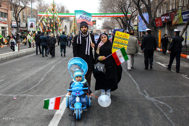 Tabriz marks anniversary of Islamic Revolution