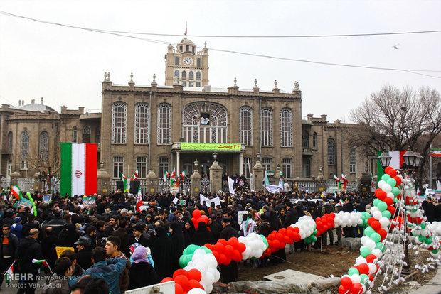 Tabriz marks anniversary of Islamic Revolution