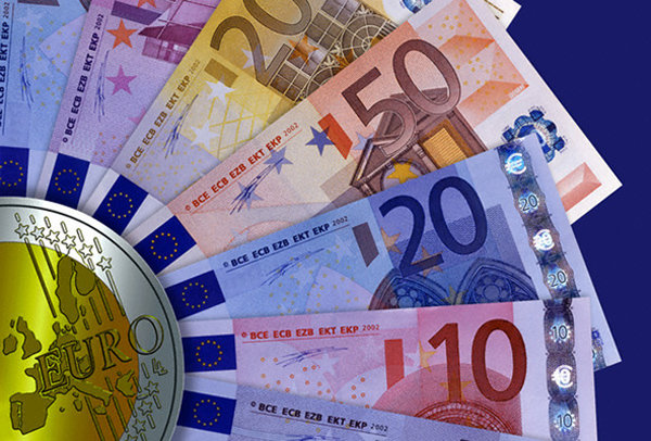 Euro replacing dollar in Iran's banking transactions