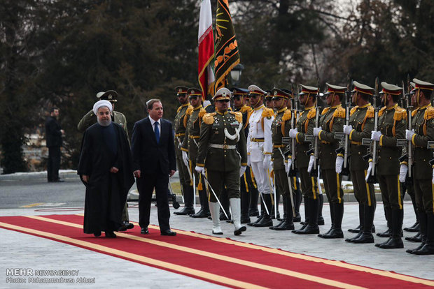 Rouhani officially welcomes Swedish PM