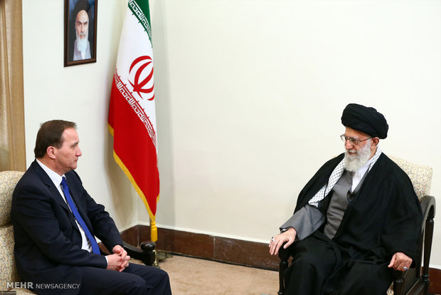 Leader receives Swedish PM