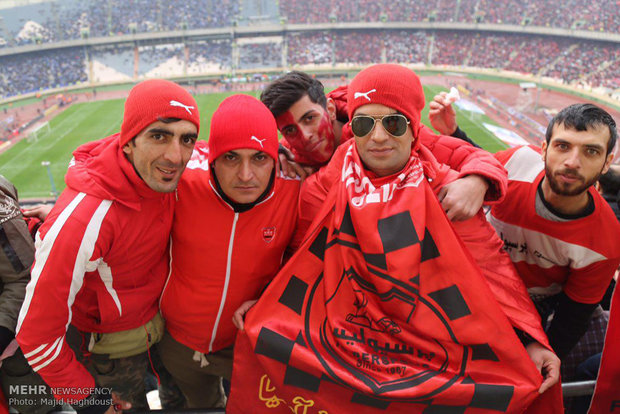 Esteghlal-Persepolis on frames