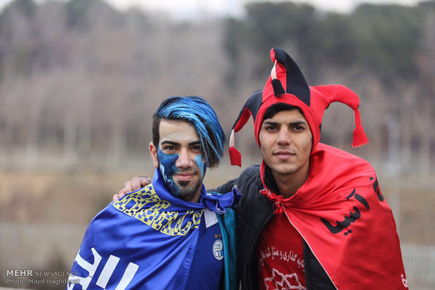 Esteghlal-Persepolis on frames