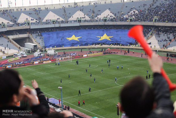 Esteghlal-Persepolis on frames