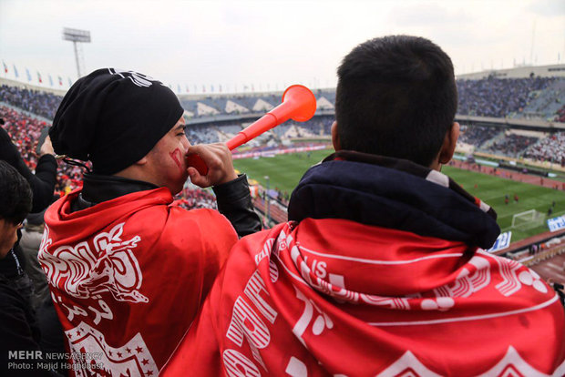 Esteghlal-Persepolis on frames