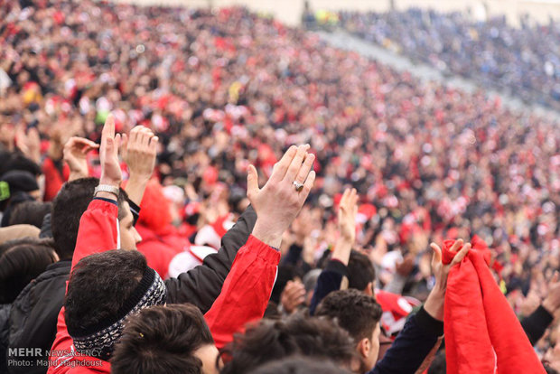 Esteghlal-Persepolis on frames