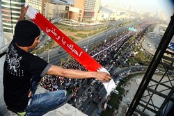 ۱۴ فوریه ۲۰۱۱؛ سرآغاز نبرد خون و شمشیر/ انقلاب همچنان شعله می‌کشد