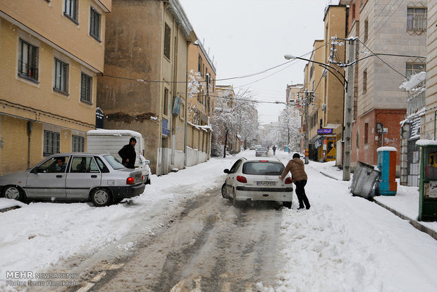 بارش شدید برف در همدان