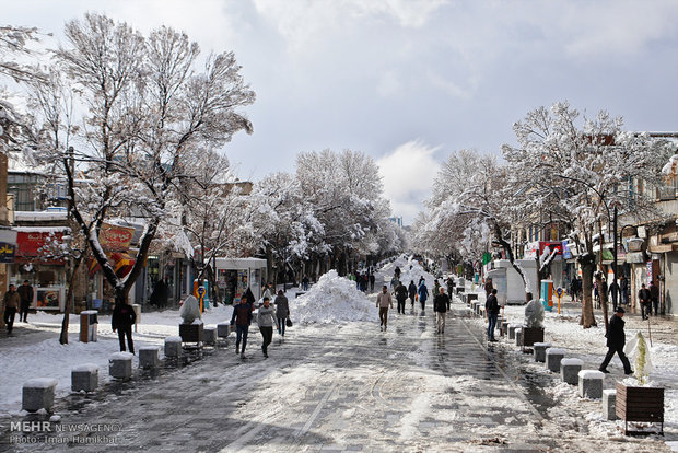 بارش شدید برف در همدان