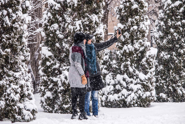 Heavy snowfall in Alborze province