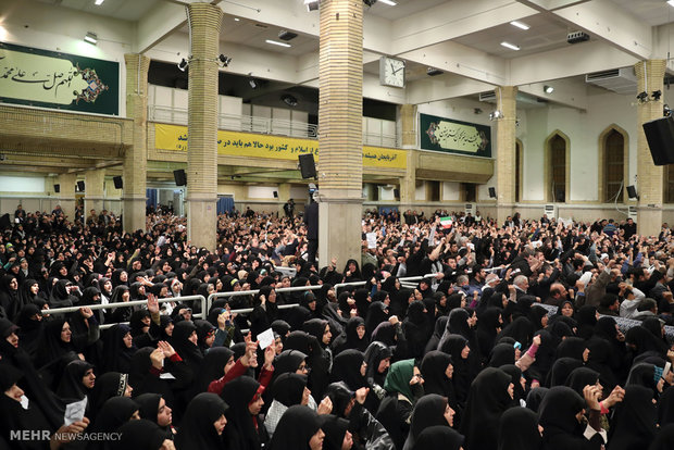 Leader receives people of East Azerbaijan province