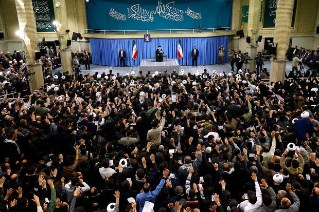 People of East Azerbaijan province met with Leader