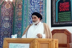 امام جمعه چابهار: بعضی ها از سلاح دشمن ترسیده‌اند و حرف از صلح می‌زنند