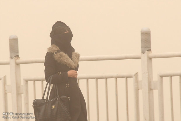 مدارس خوزستان به علت گرد و غبار پنج‌شنبه تعطیل شد