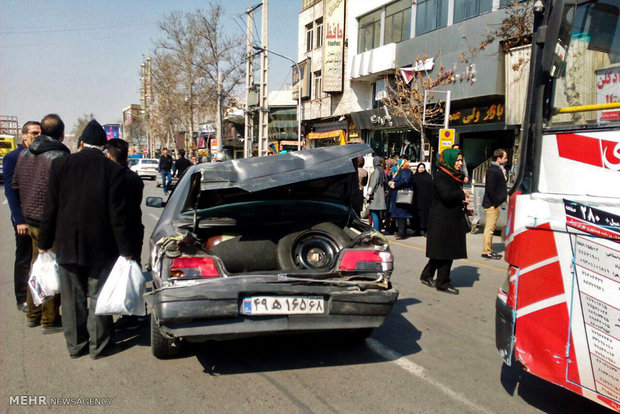 برخورد اتوبوس با عابران پیاده در کرج