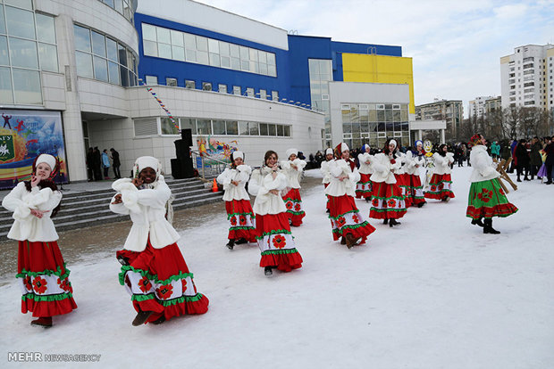 جشنواره ماسلنیتسا در روسیه‎ 