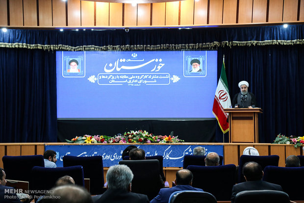 Pres. Rouhani attends workshop on dust pollution