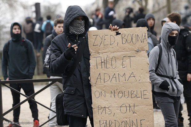 درگیری پلیس فرانسه با جوانان معترض‎