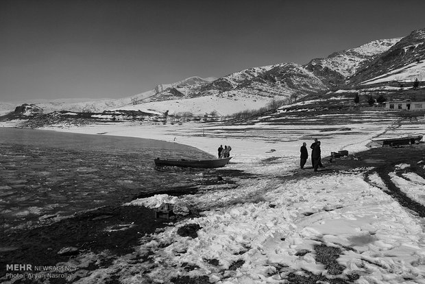 Mahabad Dam frozen in winter