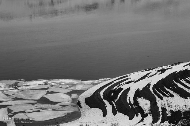 Mahabad Dam frozen in winter