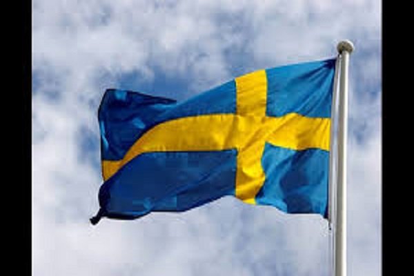 Sweden's ruling party backs NATO membership bid