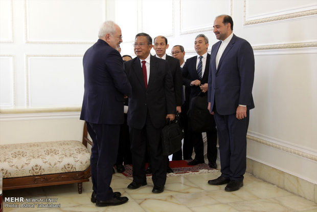 Zarif meets with Indonesia's Coordinating Minister for Economics Affairs Darmin Nasution