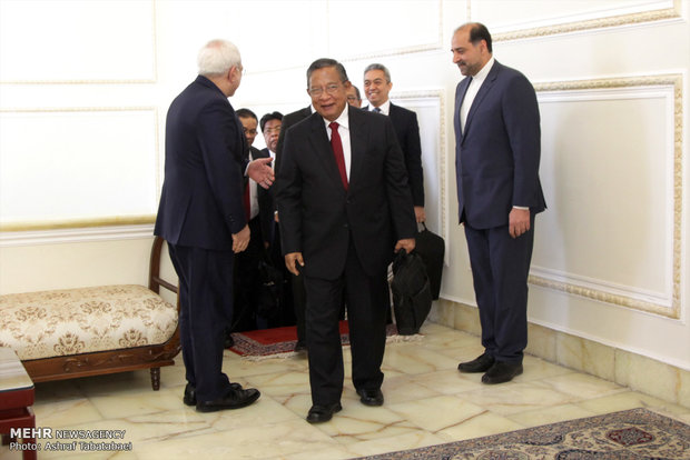 Zarif meets with Indonesia's Coordinating Minister for Economics Affairs Darmin Nasution