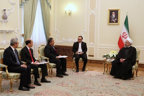 روحاني: نرحب بتعزيز العلاقات الإيرانية الأندونيسية