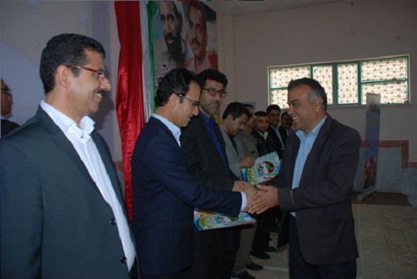 مربیان پرورشی شهرستان دیر تجلیل شدند