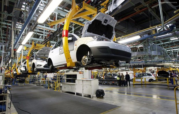 Iran to ink 6 weighty contracts in auto industry