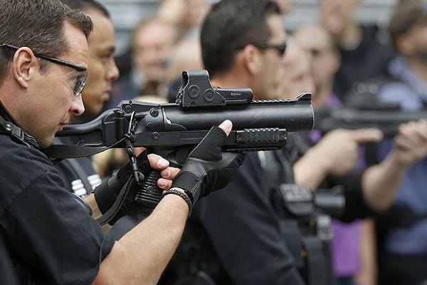 مرد مسلح به چاقو در پاریس دستگیر شد