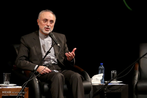 حضور علی اکبر صالحی، رئیس سازمان انرژی اتمی در همایش ایران فرهنگی در جهان امروز