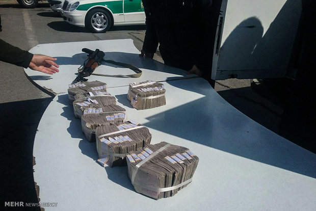 دستگیری سارقان خودروی حمل پول بانک پاسارگاد
