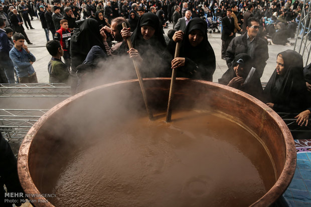 آشتیان میزبان پنجمین جشنواره و آئین سنتی سمنوپزان استان مرکزی