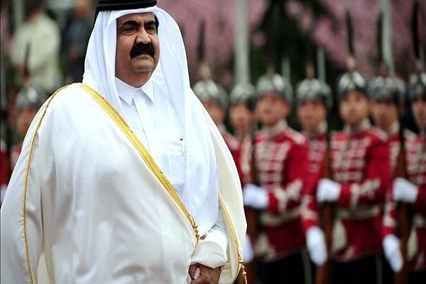 أسطول طيران لإنقاذ أمير قطر السابق
