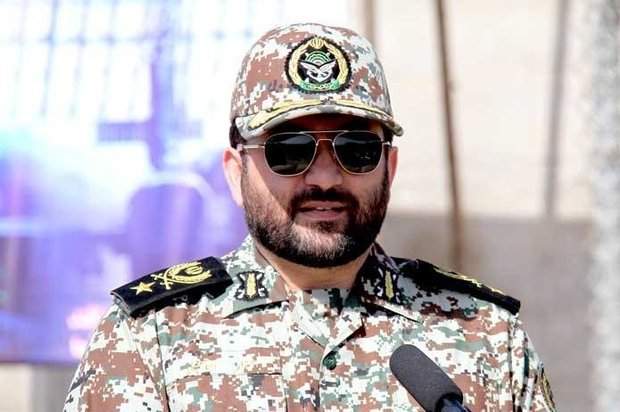 العميد فرزاد إسماعيلي يتفقد معرض صناعات الدفاع الجوي