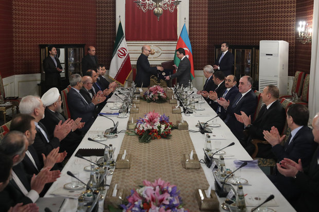 Iran, Azerbaijan ink 2 MoUs