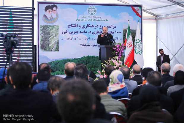 محمدباقر قالیباف شهدار تهران در مراسم روز درختکاری 