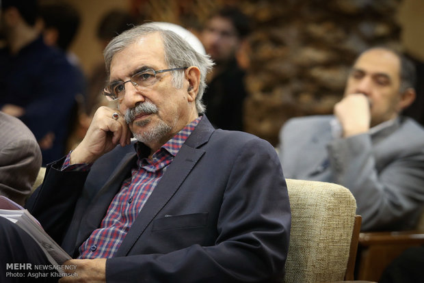 دکتر علی موسوی گرمارودی در مراسم رونمایی کتاب امین ادب فارسی