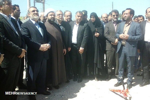 عیدی وزیر کشور به دانش‌آموزان روستاهای هم‌جوار نیروگاه اتمی بوشهر