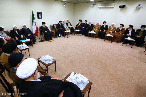 قائد الثورة الاسلامية يستقبل أعضاء مجلس خبراء القيادة