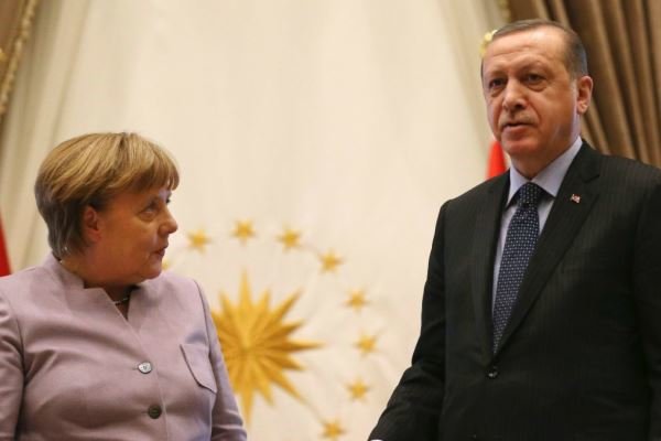 Merkel ile "sorunları çözme" zirvesi