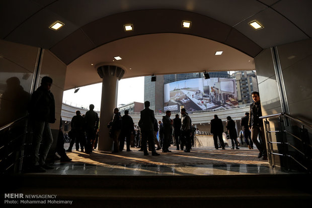 Valiasr Sq. new monument unveiled