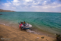 تعطیلی کامل سفرهای دریایی به جزیره هنگام در روزهای ۲۵ و ۲۶ آذر