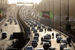 ترافیک سنگین درآزادراه تهران-کرج/باران و مه‌گرفتگی در شمال و غرب