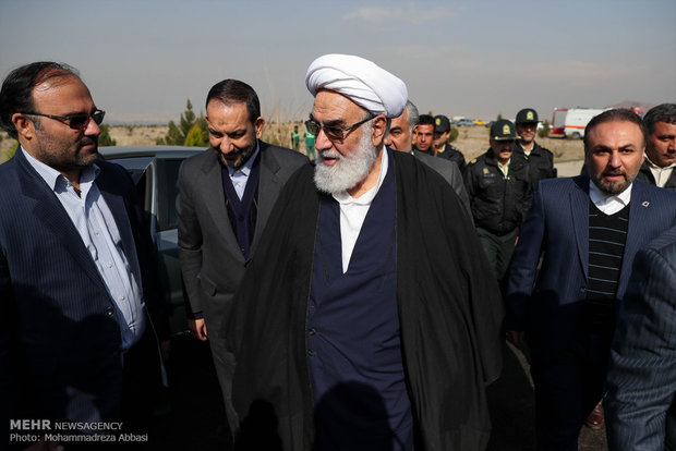 حضور آیت الله محمد محمدی گلپایگانی در طرح جنگل کاری بنیاد برکت