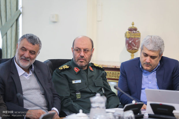 حسین دهقان وزیر دفاع در جلسه ستاد اقتصاد مقاومتی