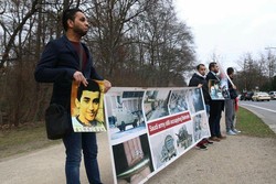 تجمع معارضان خارج‌نشین بحرینی مقابل سفارت ریاض در برلین + تصاویر